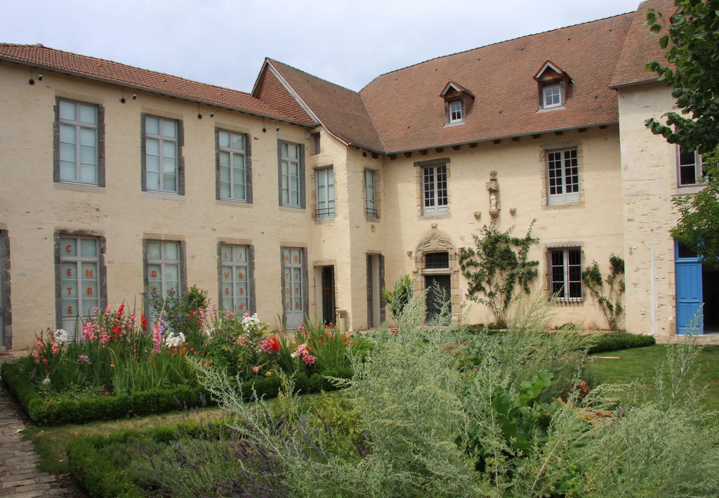 Saint-Yrieix-la-Perche : jardin de curé by macrobert