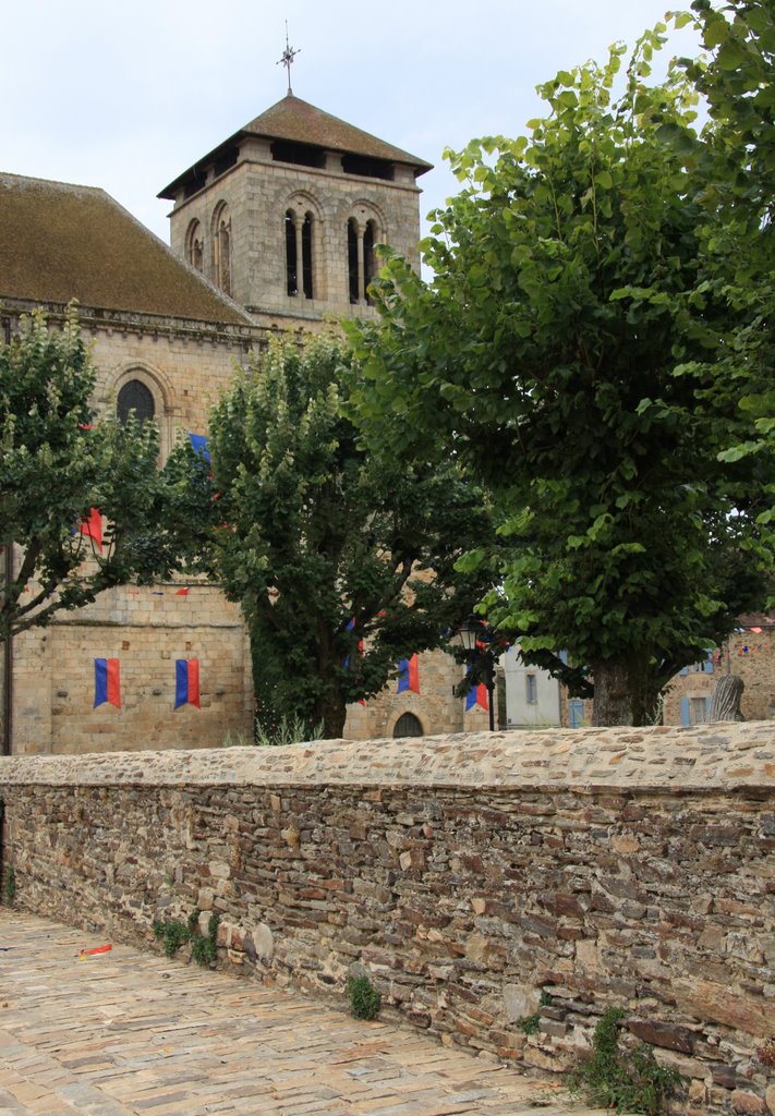 Saint-Yrieix-la-Perche : la collégiale by macrobert