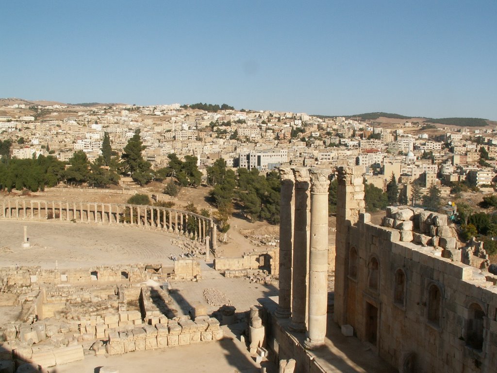 Jerash - old and new city by Mark Wijnen