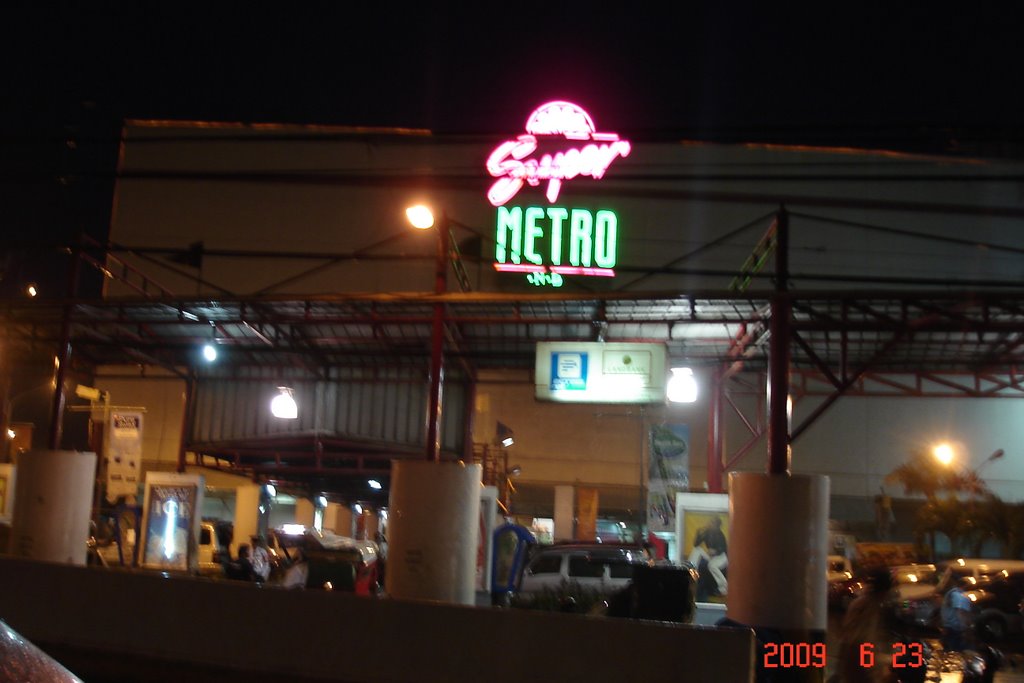 Metro mandaue at nite by josewendell