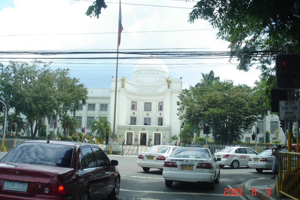 Cebu Capitol by josewendell