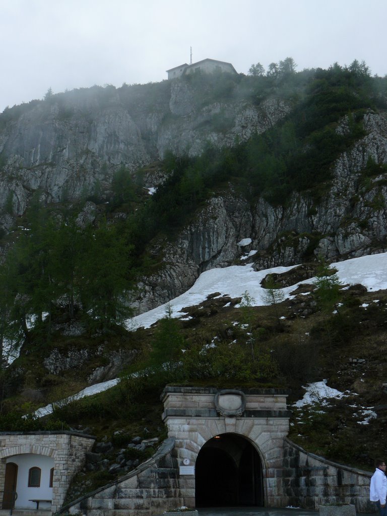 Kehlsteinhaus, "Sasfészek" ...in June by gacsilla