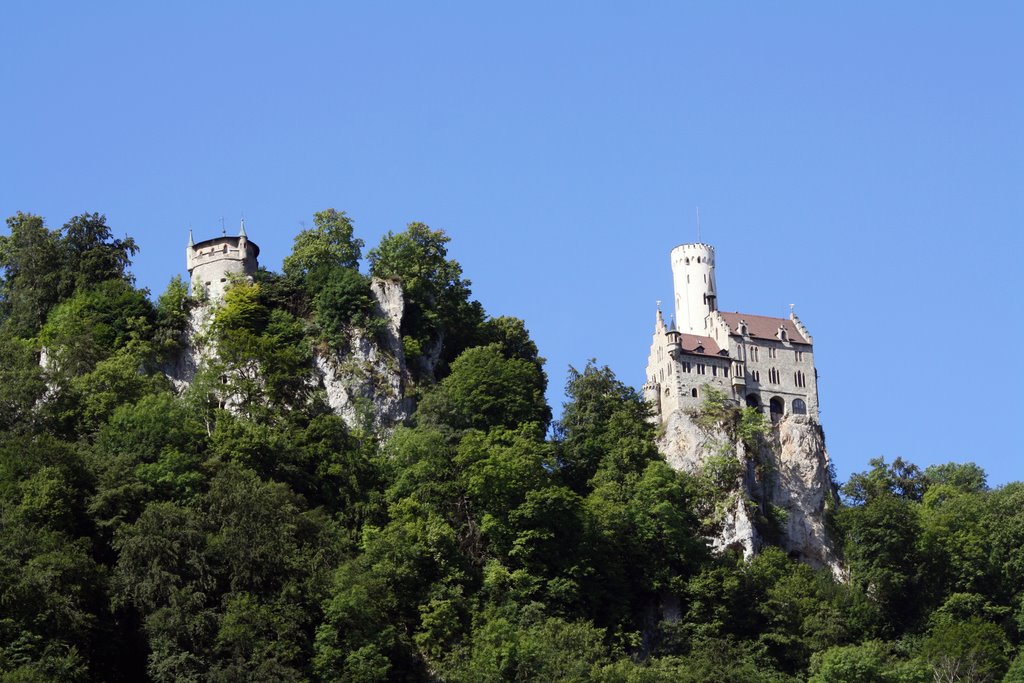 Honau - Schloss Lichtenstein - Juli 2009 by Dr. Konrad R. Theoba…