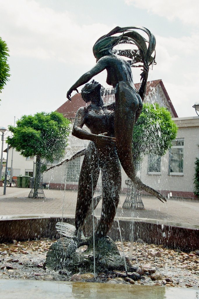 Linkenheim, Brunnen auf dem Rathausplatz by leo4543