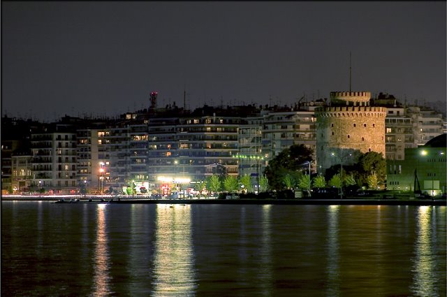 White Tower at Night (www.phos-graphis.com) by phos-graphis