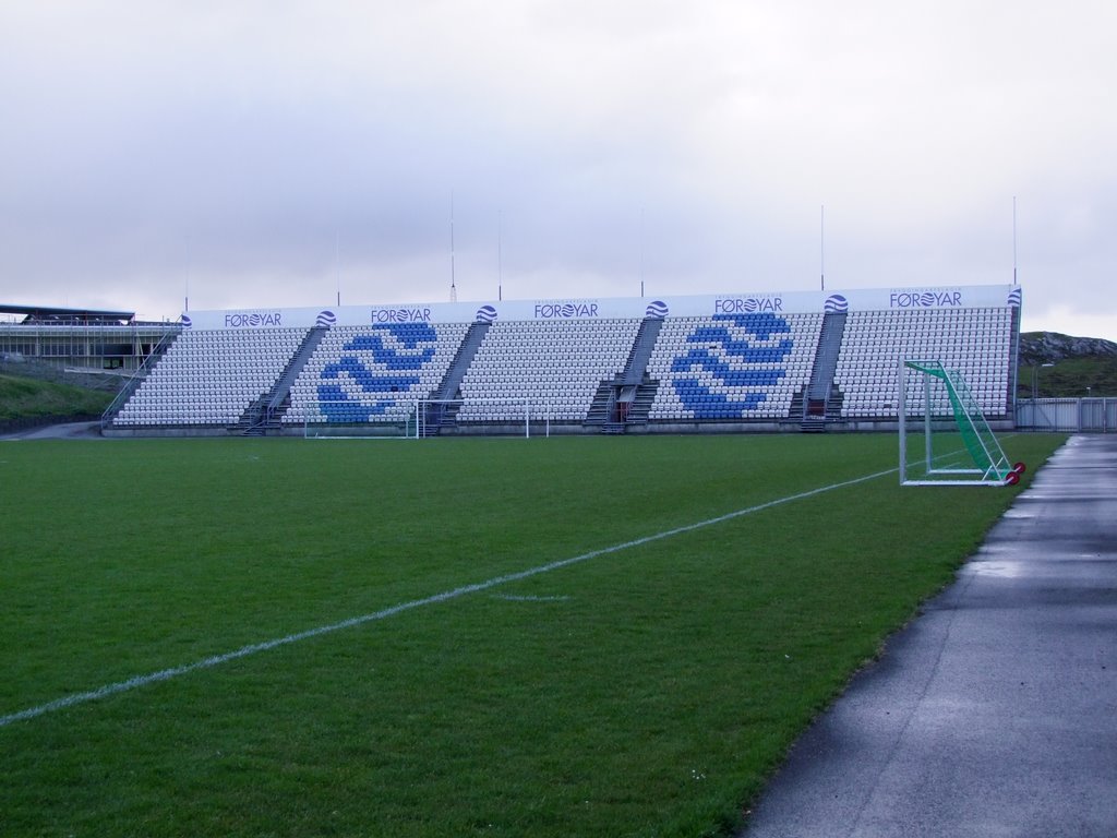 Tórsvøllur Nationalstadion der Färöer by Fueloep