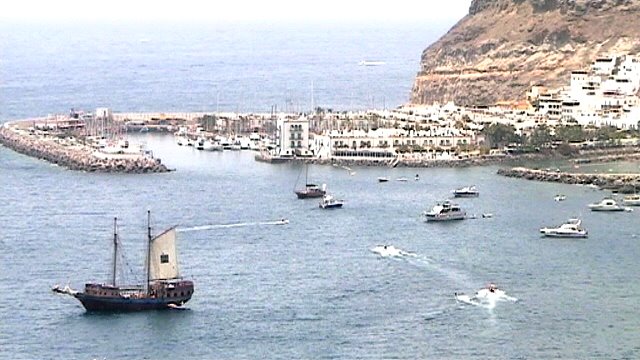 Mogan - Puerto de Mogan mit Segelschiff - August 2008 by Dr. Konrad R. Theoba…