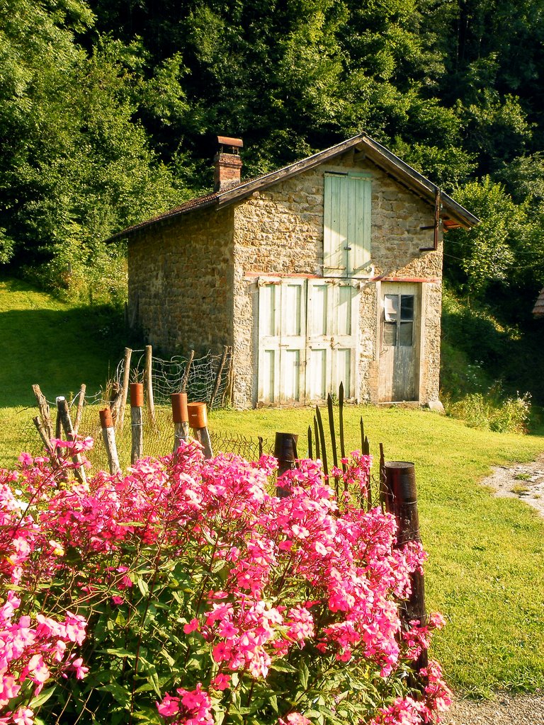 Cabanon à Collognat by Vincent Allard