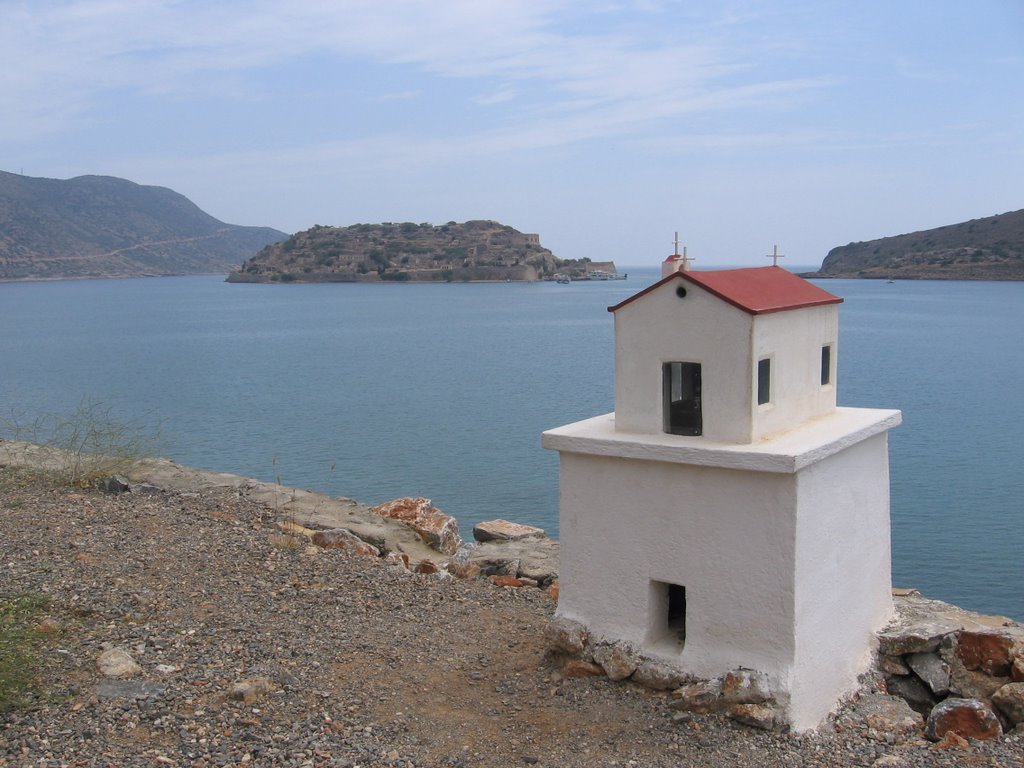 Spinalonga, from the road between Elounda and Plaka by mickael35