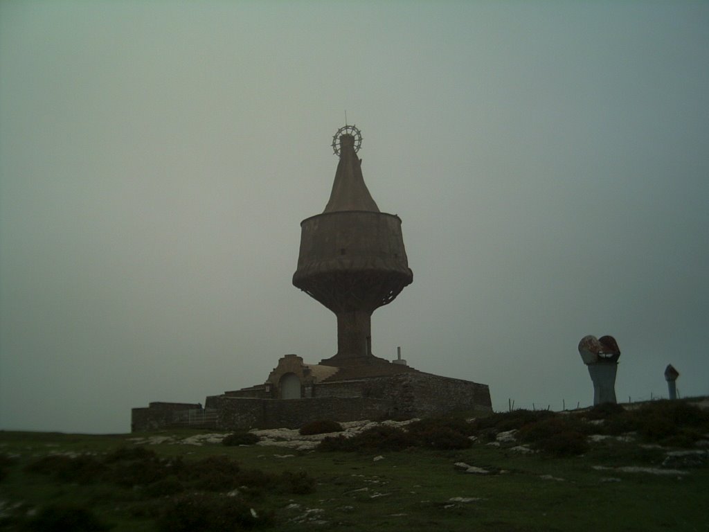 Monumento a la Virgen del Txarlazo by primojon