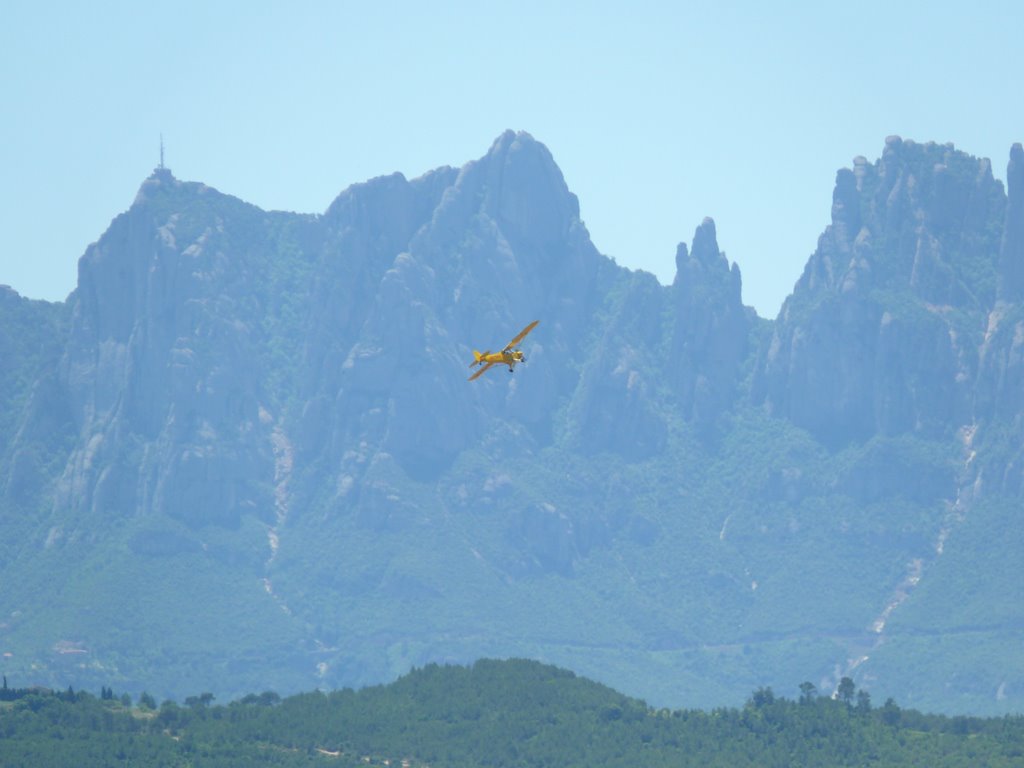 Flying to Montserrat by Khaimeh G.