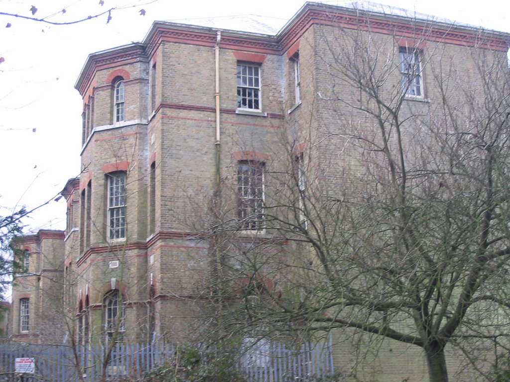 Cane Hill Hospital (Derelict circa 2005) by kevinwells