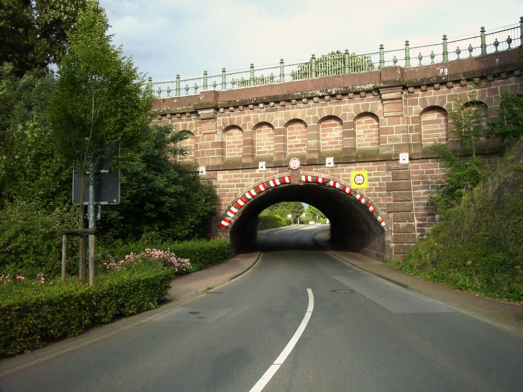 Dortmund-Ems-Kanal / Alte Fahrt (trocken gelegt), Durchgang Oststraße by Dr Jan