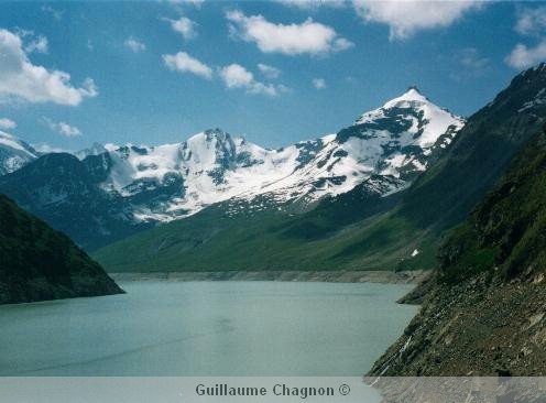 View from the Grande Dixence dam by Guillaume Chagnon