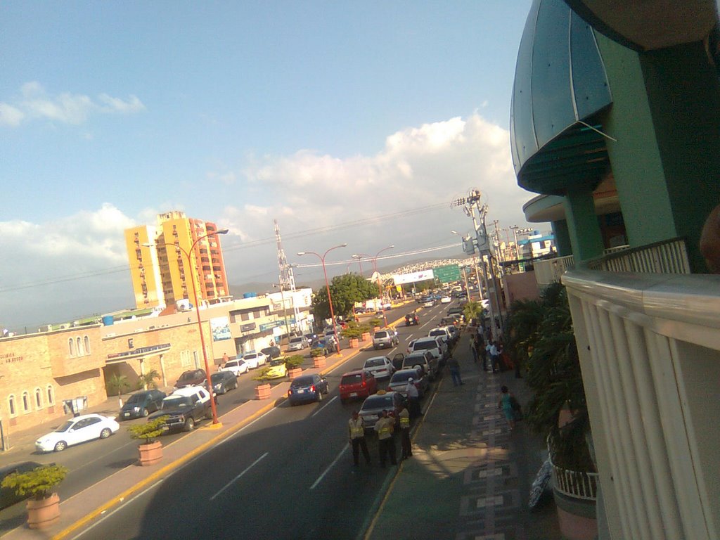 Av. Los Médanos desde Supermarket by JorgeSabio