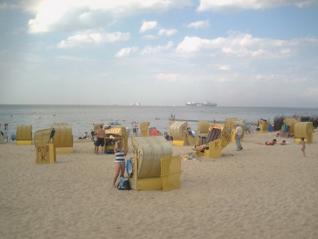 Cuxhaven Strandhaus Döse mit Blick auf den Strand und die Nordseemündung by pixeltraum