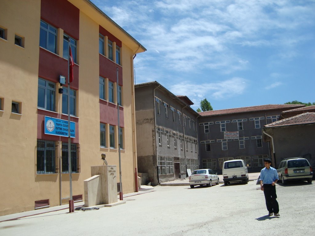 Deaf school (sagir dilsiz okulu), Ankara by Erkan Pehlivan