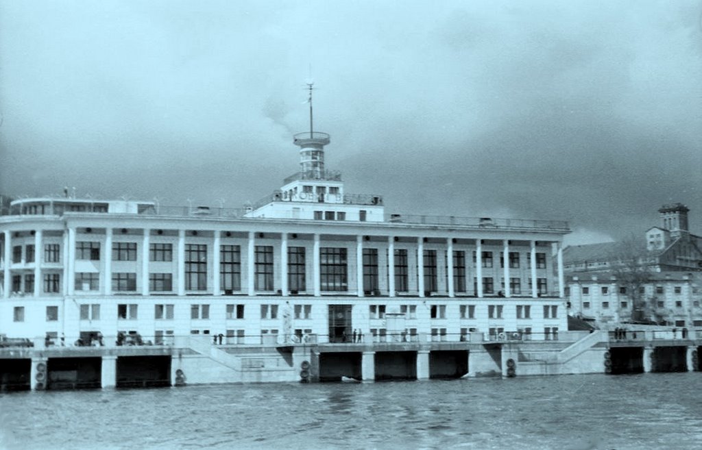 Kiev riverside station 1964 by emkaplin