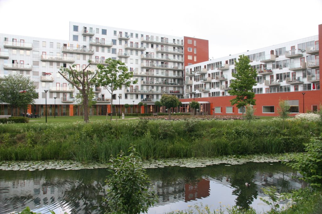 Achteraanzicht verzorgingstehuis 'Nieuw Bleyenberg' by Carl030nl