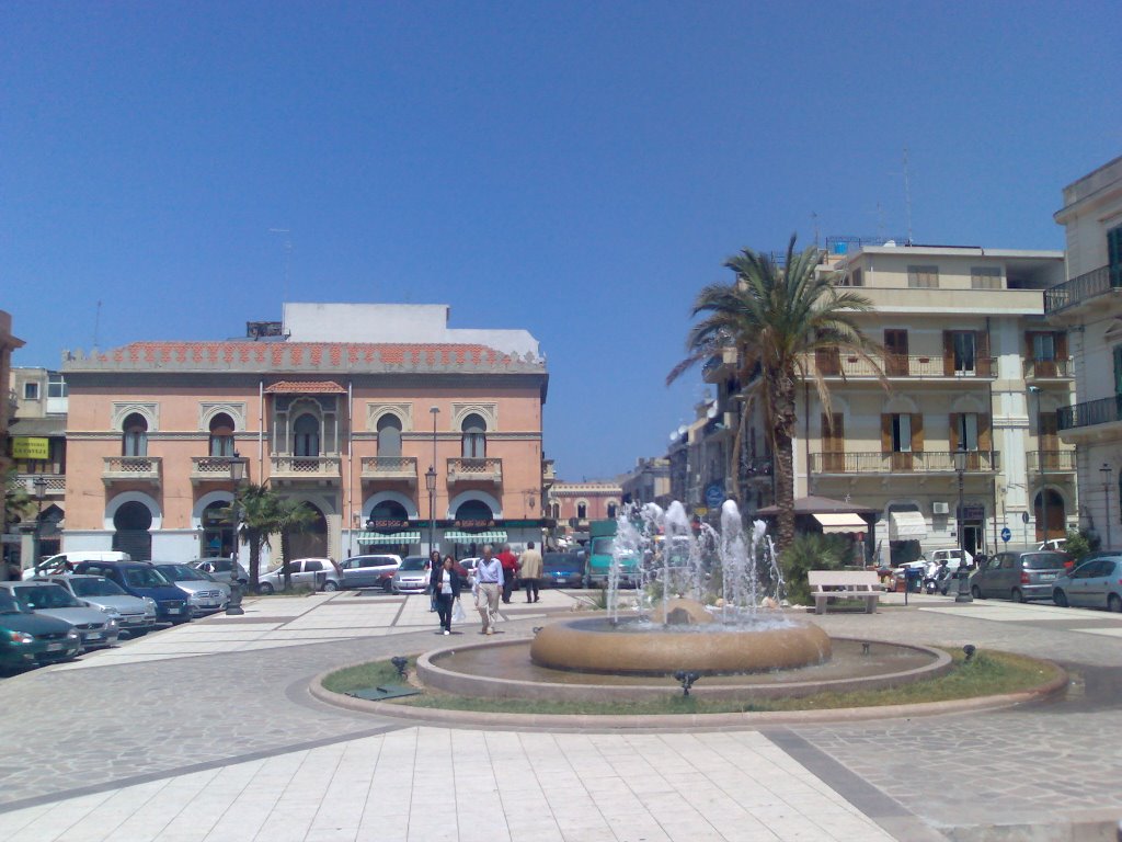 Piazza Carmine Reggio Calabria by pafald