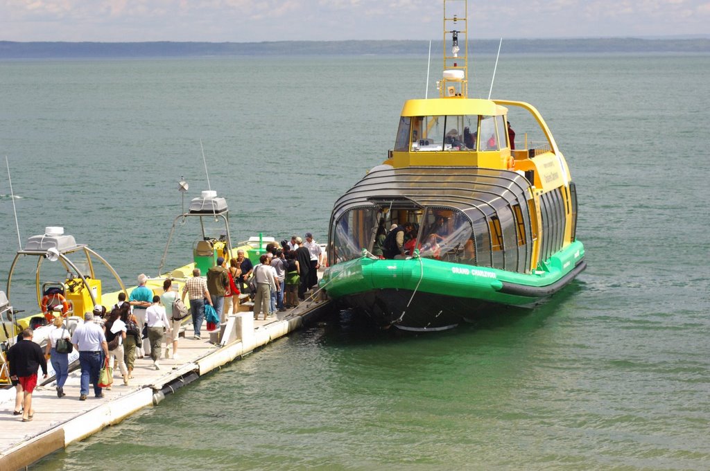 Le Grand Charlevoix Bateau écologique by japhotographe