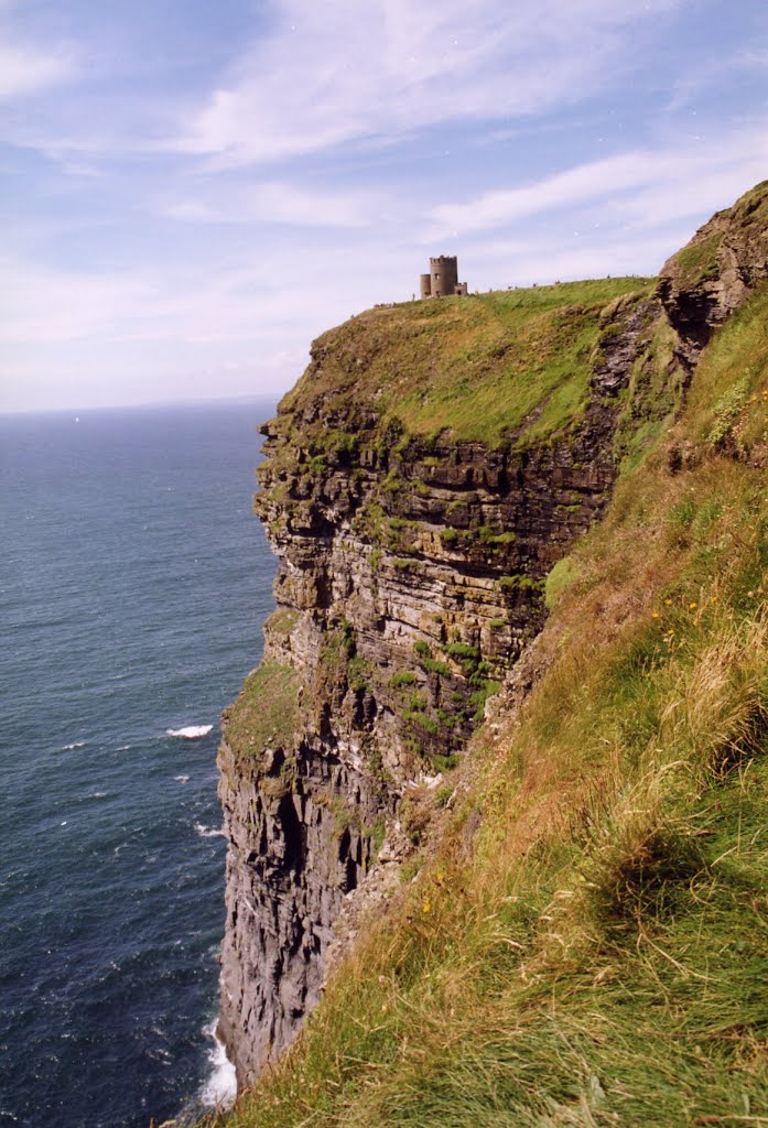 O'Brian's tower at the Cliffs of Moher by Kees Feijtel