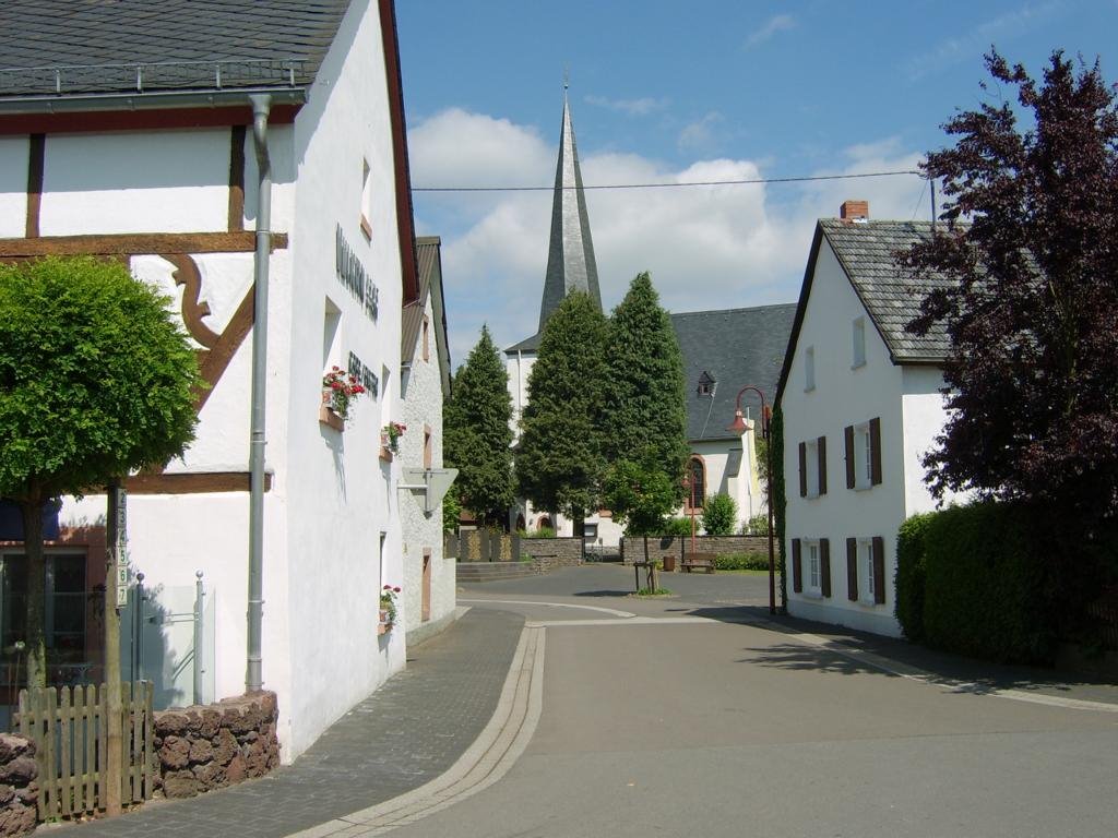 Blick auf die Kirche by christian krawczyk