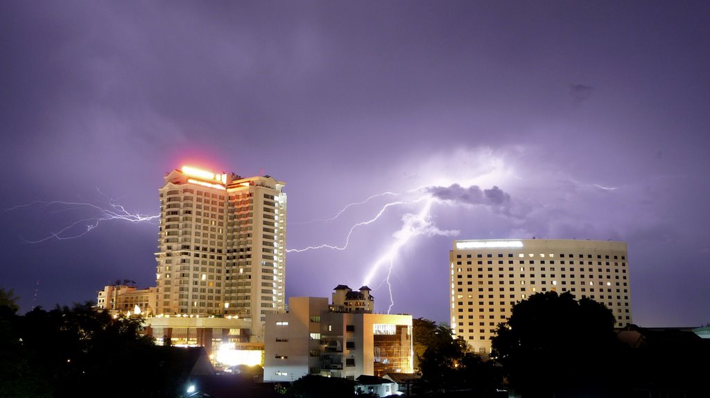 Lightning over Chiang Mai by j_c_schwartz