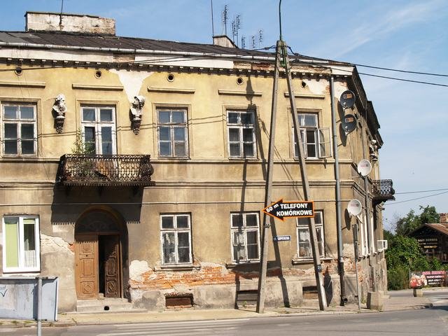 Corner building by Krzysztof Piegza