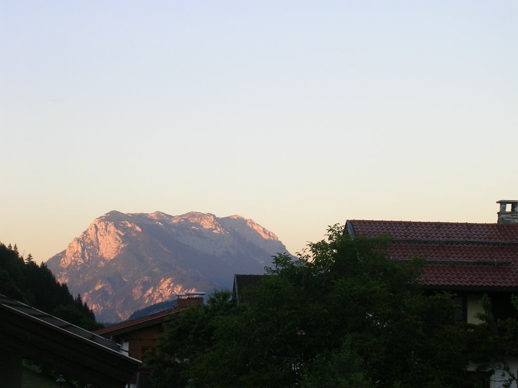 Zahmer Kaiser am Abend by Michael Koch