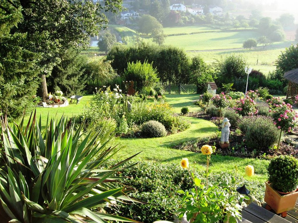 Solms, Our Garden on a summermorning by Domingo Vázquez