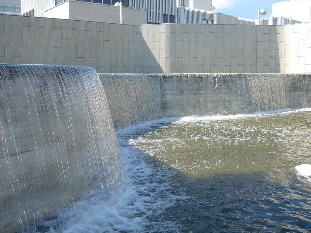 Waterfall at Tapiola cultural centre by Picard99