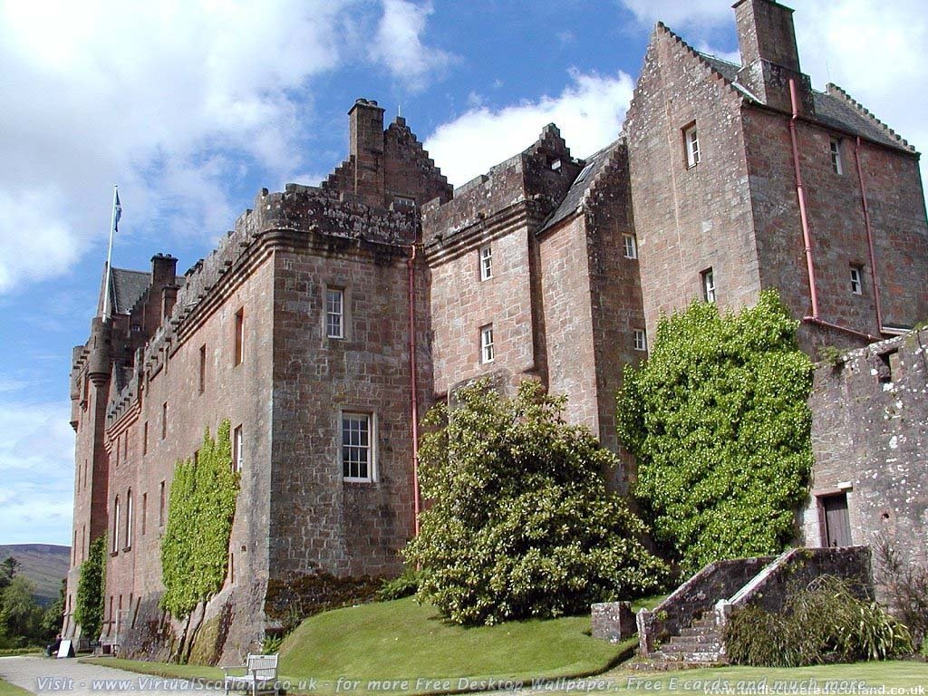 Brodick castle arran by Holthu