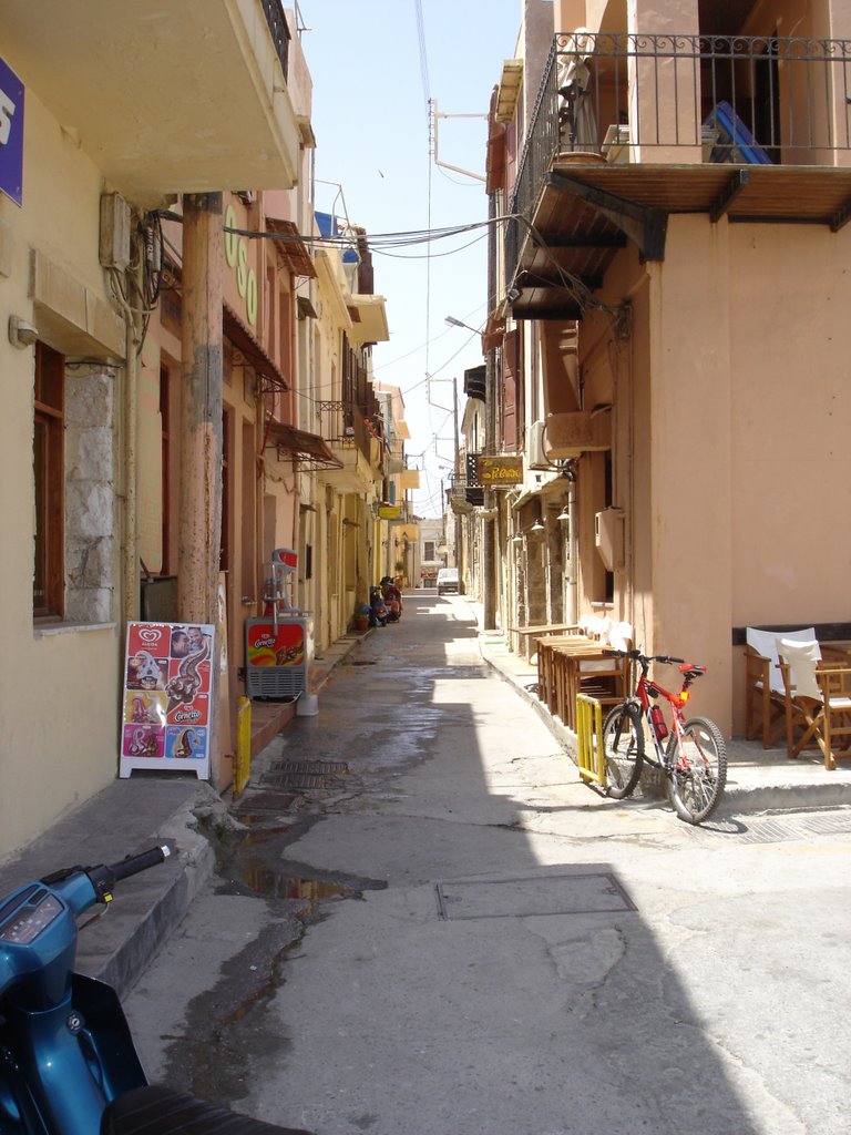 Près du port vénicien de Rethymnon by jerome le guellec