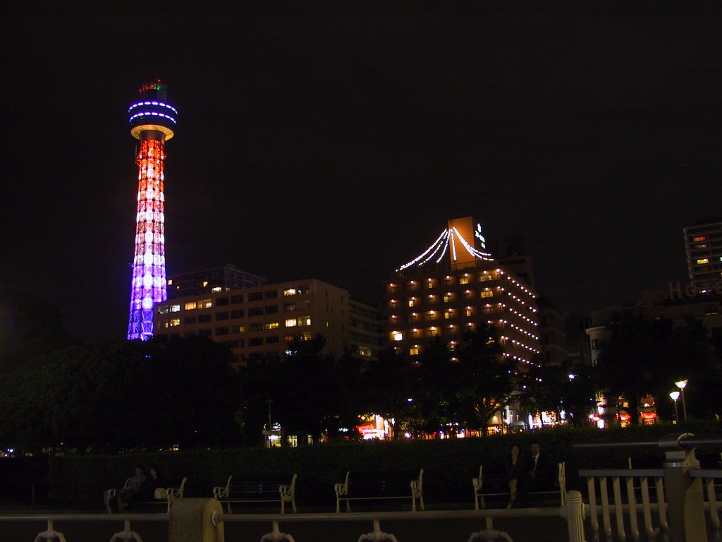 山下公園　Tower in Yokohama Harbor by Yoshika Jpn