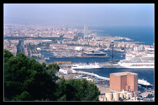 Barcelona harbour by Piotr Miernikiewicz