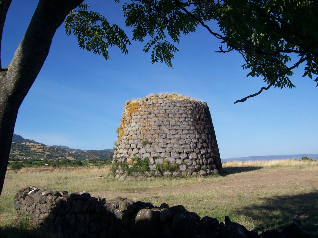 Sardegna - Silanus - Nuraghe Santa Sabina by muzungu enfisema