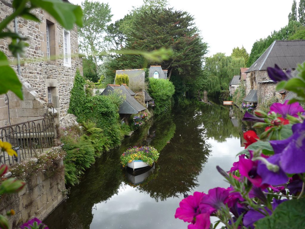 Les Lavoirs de Pontrieux dans les Côtes d'Armor . by crechargant