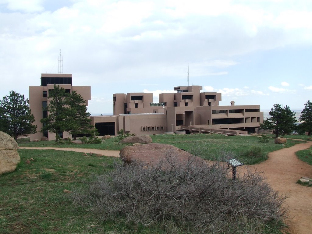 NCAR view from rear by actoreric