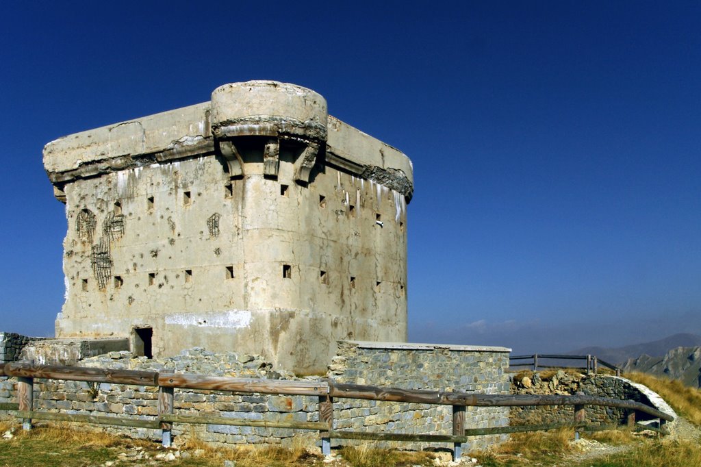 Old fortification at the Pointe des Trois Communes by alpenrouten