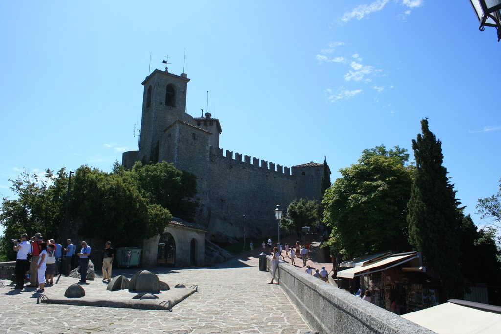 Salita Alla Rocca, 61, 47890 Città di San Marino, San Marino by Pierluigi oar