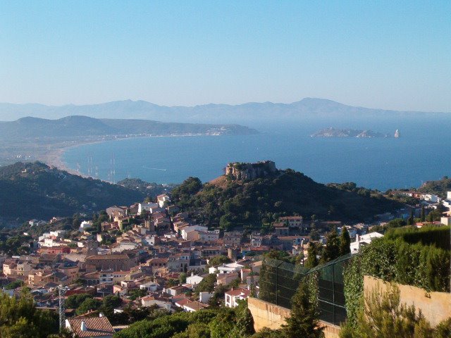 Castell Begur i Islas Medes - Costa Brava by abcdfe