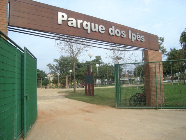 Entrada do parque by Carlos Bignotto