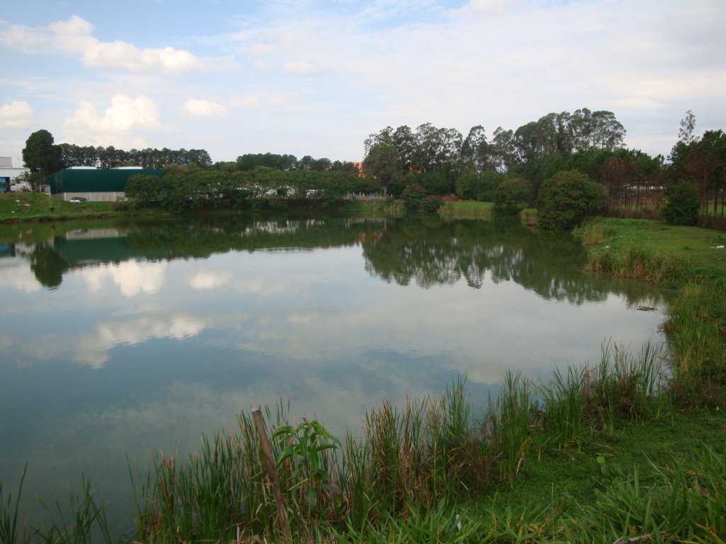 Lagoa Unileste - Av:Prof:Benedito de Andrade-Bairro-Unileste-Piracicaba-S.Paulo-Brasil by helio antunes