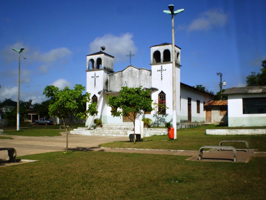 Igreja de Nossa Senhora da Conceição, na Vila de Caraparu by Odilson Sá