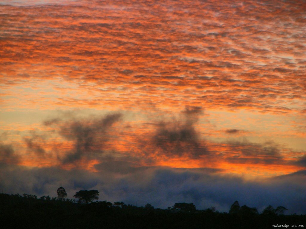 Atardecer, Costa Rica--Crepúsculo al oeste de la ciudad de Naranjo 01 by Melsen Felipe Corral…