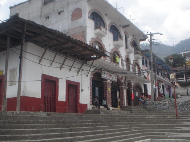 Gradas de la plaza central by aRNHUS