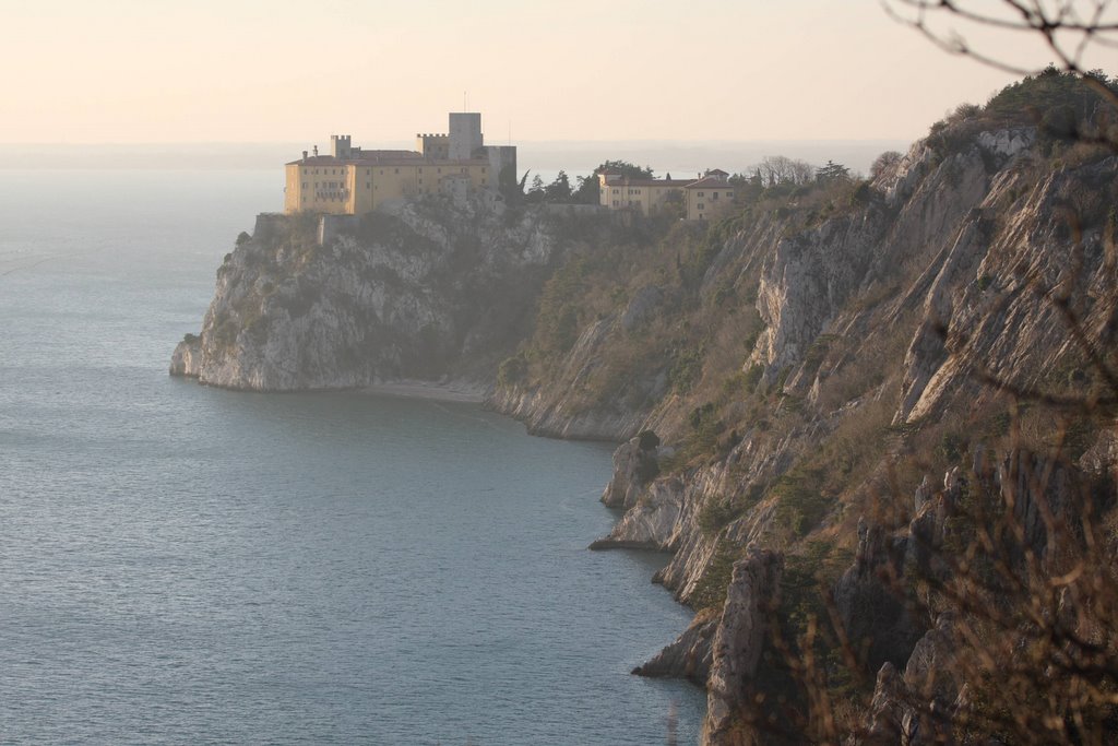 Castello di Duino by T. Breskvar