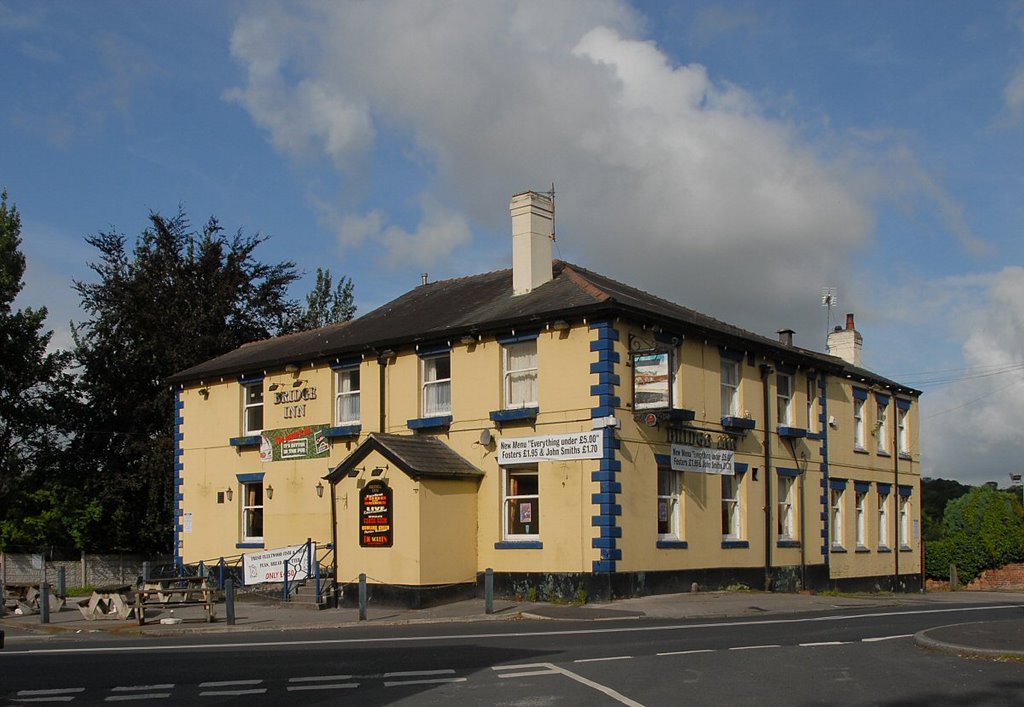 The Bridge Inn by David Humphreys