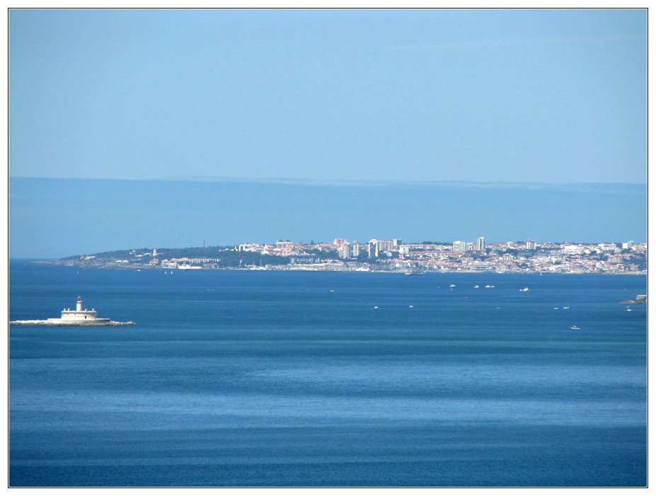 Vista do Miradouro dos Capuchos - Forte do Bugio e Cascais by André Barragon